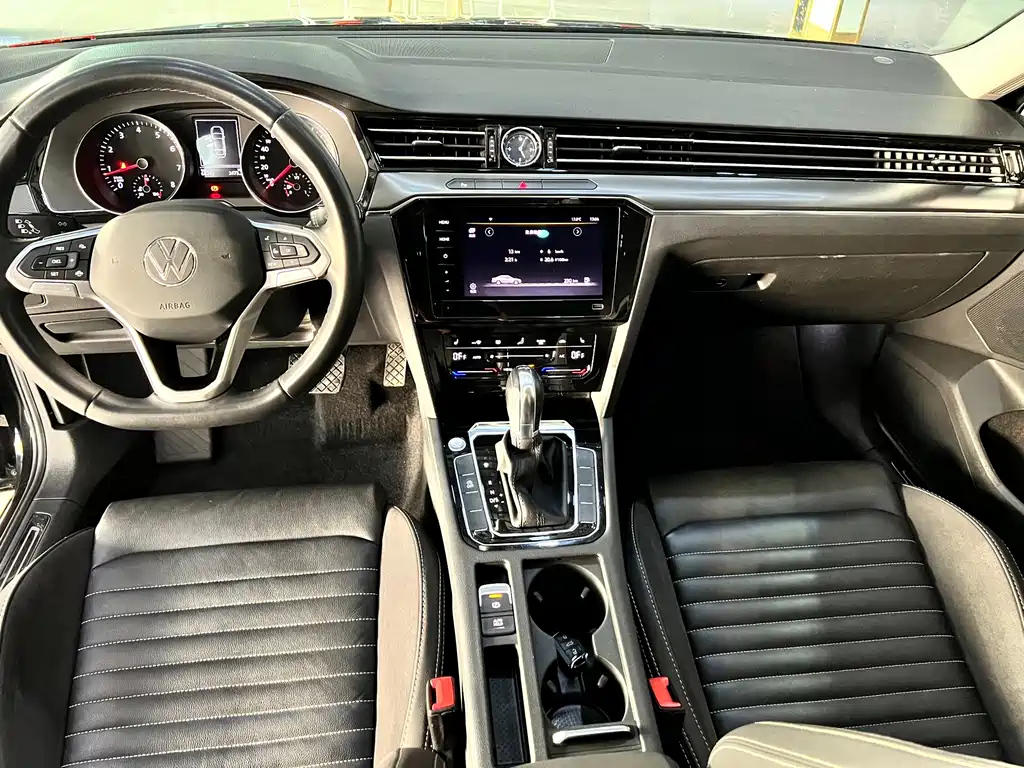 VOLKSWAGEN MAGOTAN 2020