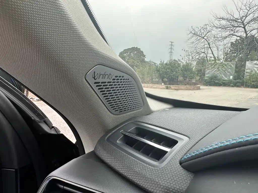 LYNK&CO 05 2020