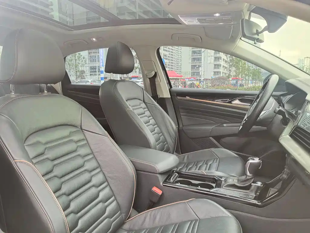 VOLKSWAGEN PASSAT 2020
