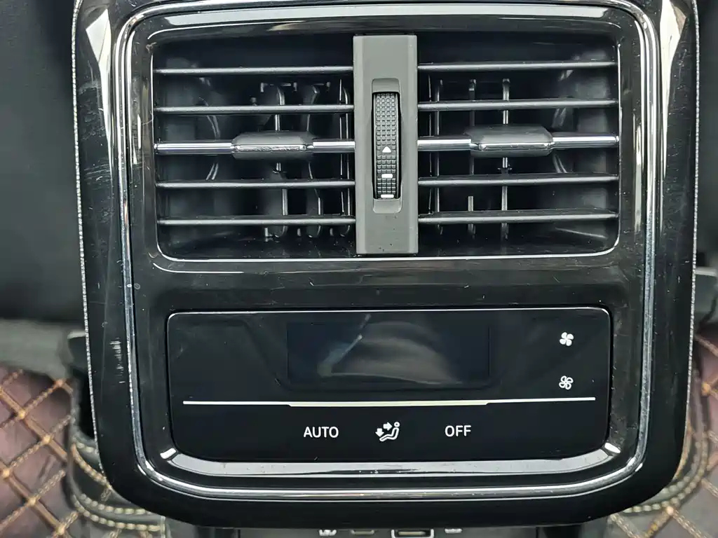 VOLKSWAGEN PASSAT 2024