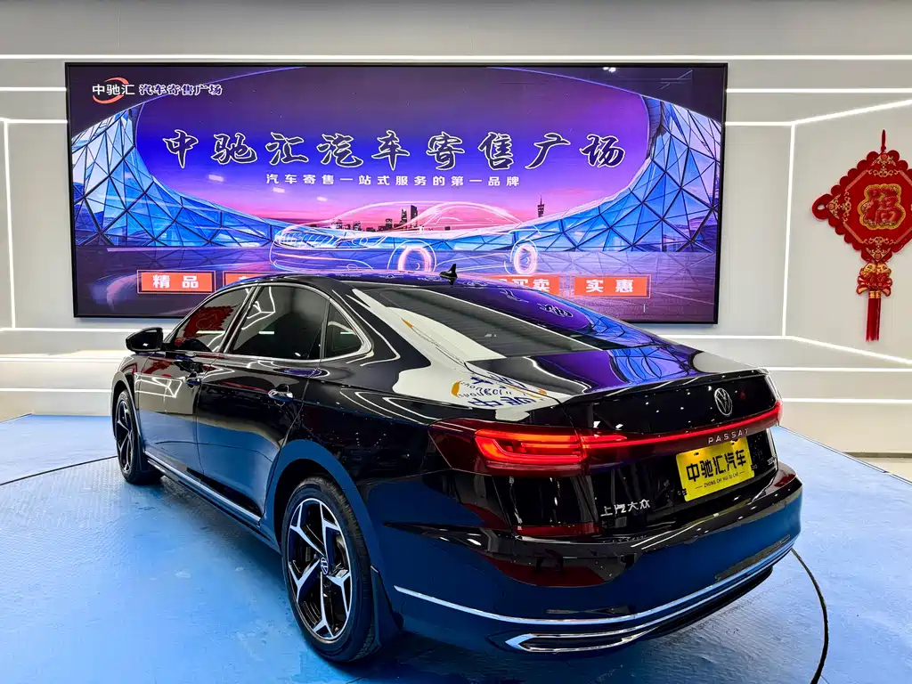 VOLKSWAGEN PASSAT 2023