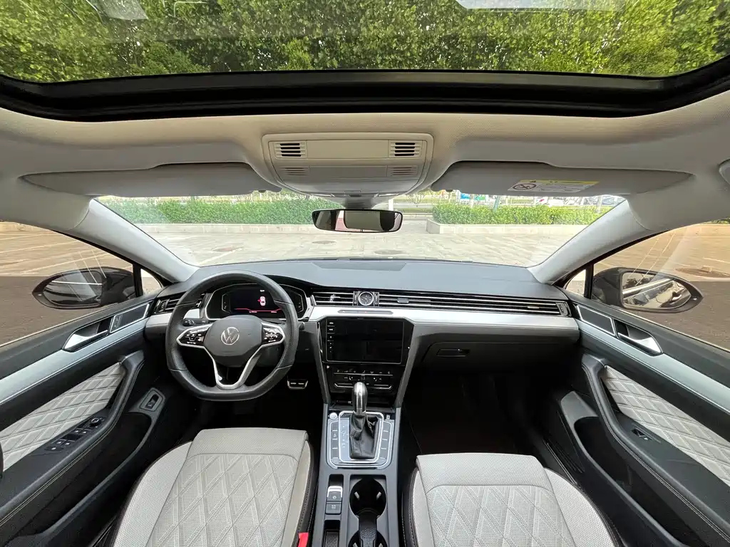 VOLKSWAGEN MAGOTAN 2022