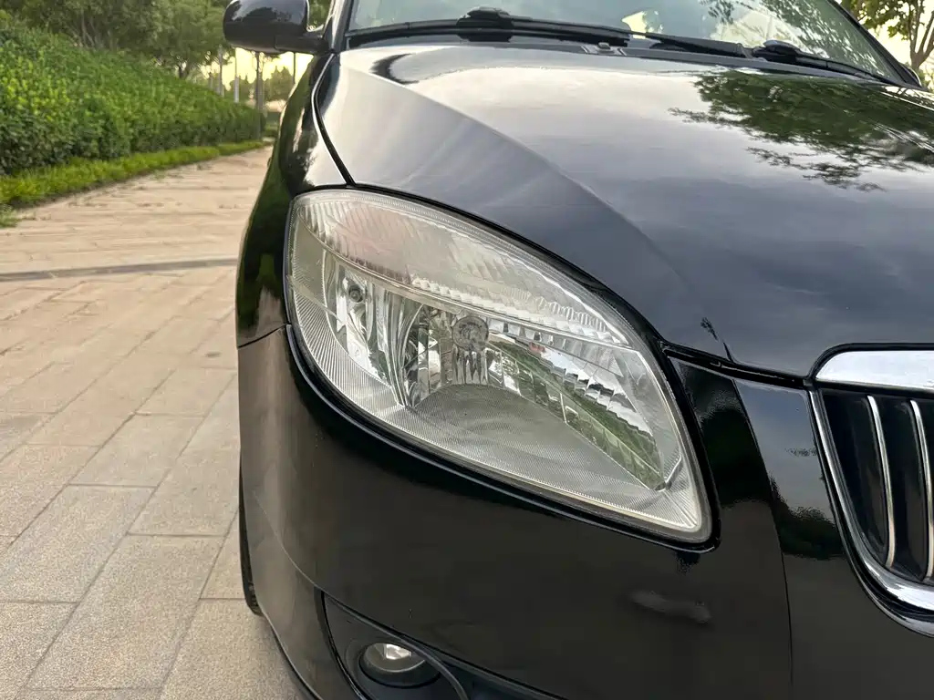 SKODA FASCIA 2009