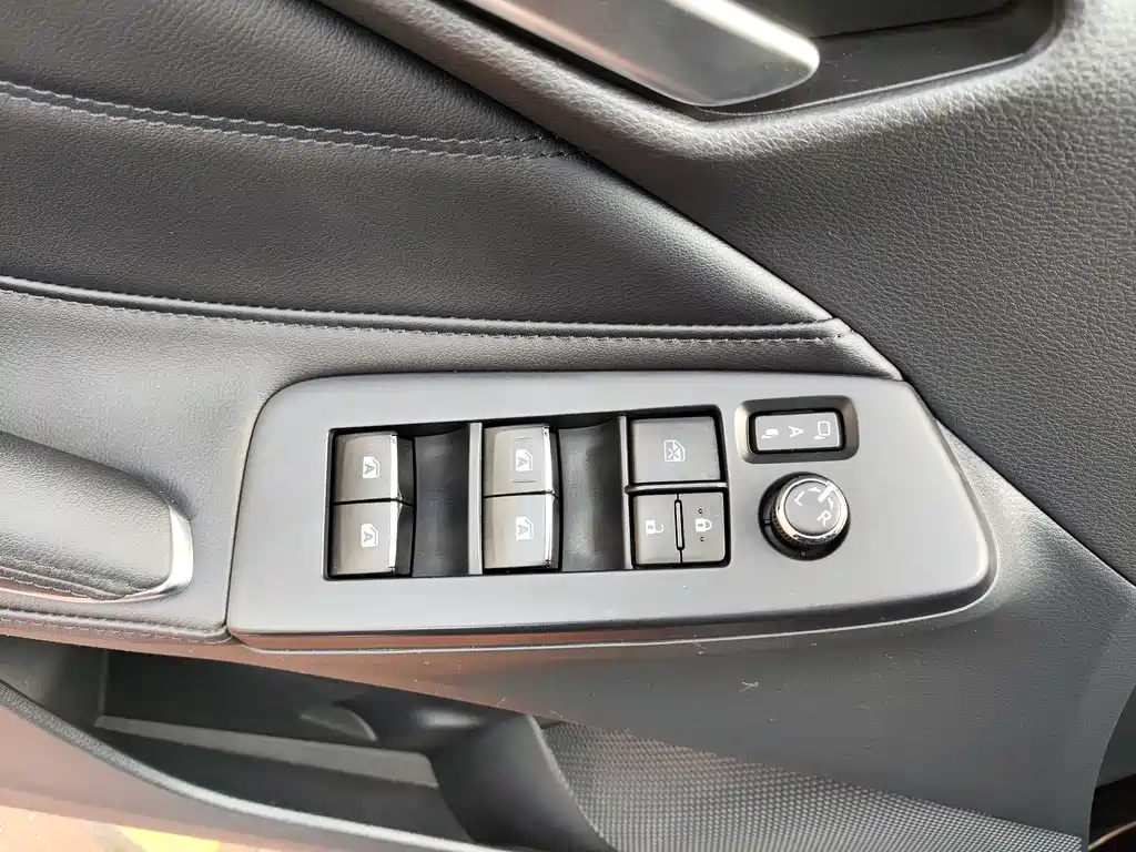 TOYOTA AVALON 2020