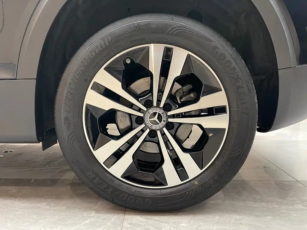 MERCEDES BENZ GLB 2023