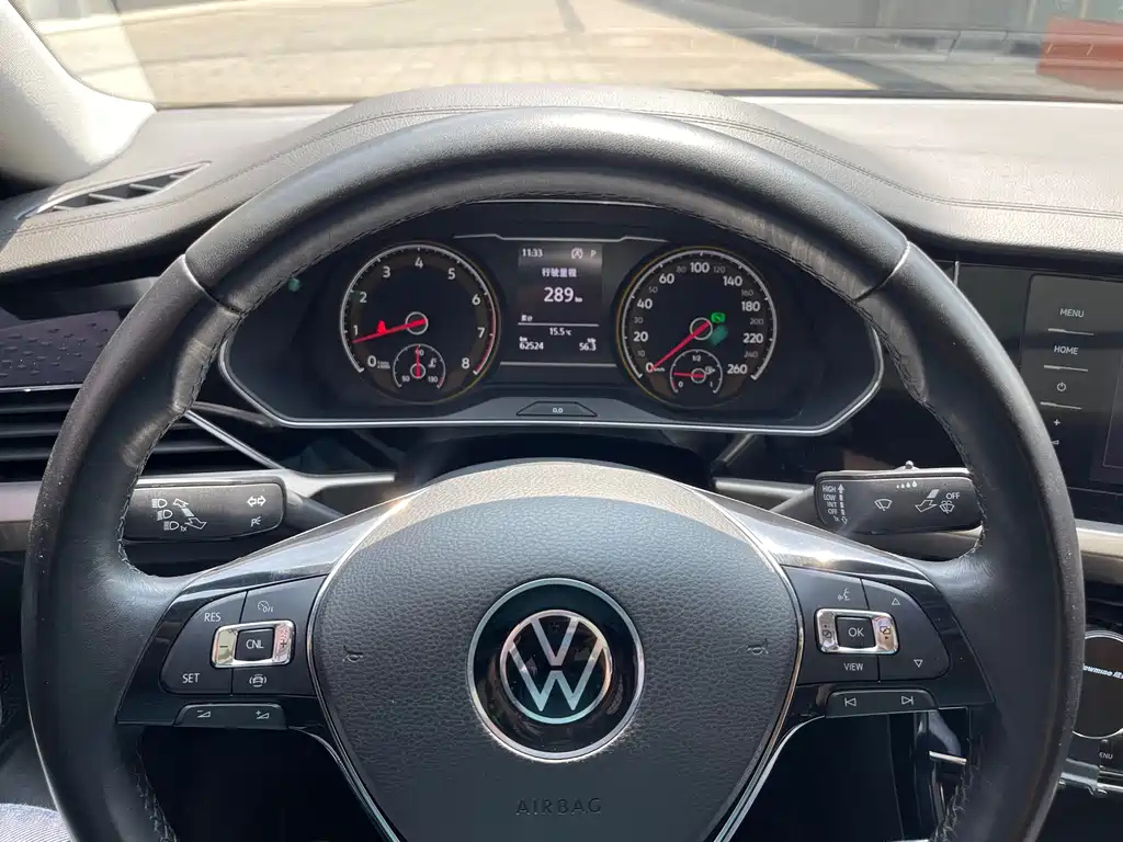 VOLKSWAGEN PASSAT 2021