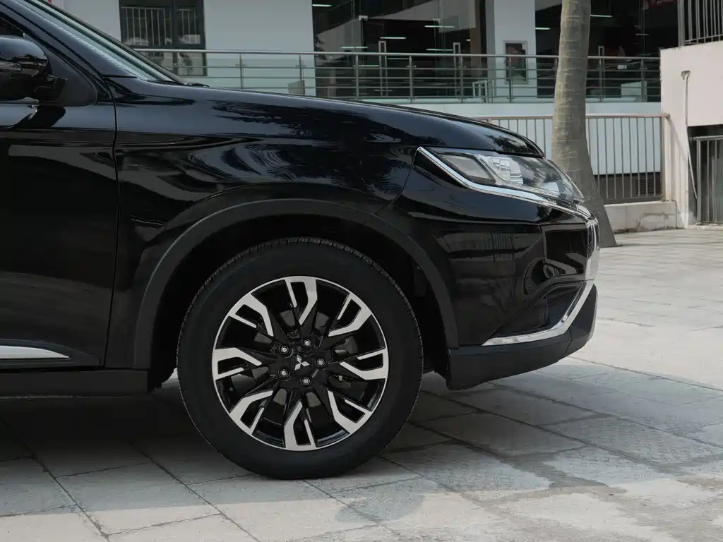 MITSUBISHI OUTLANDER 2021