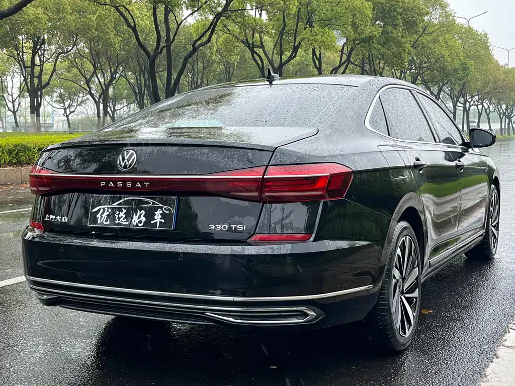 VOLKSWAGEN PASSAT 2022