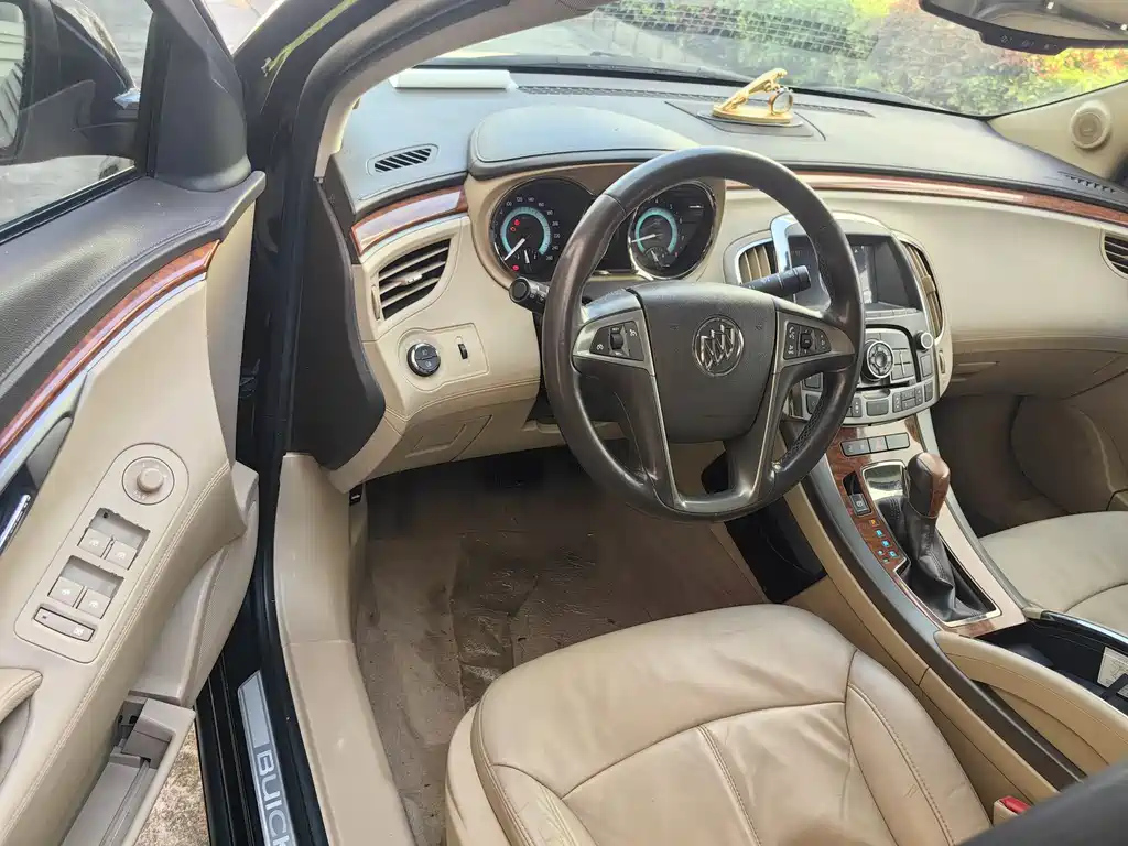 BUICK LACROSSE 2012