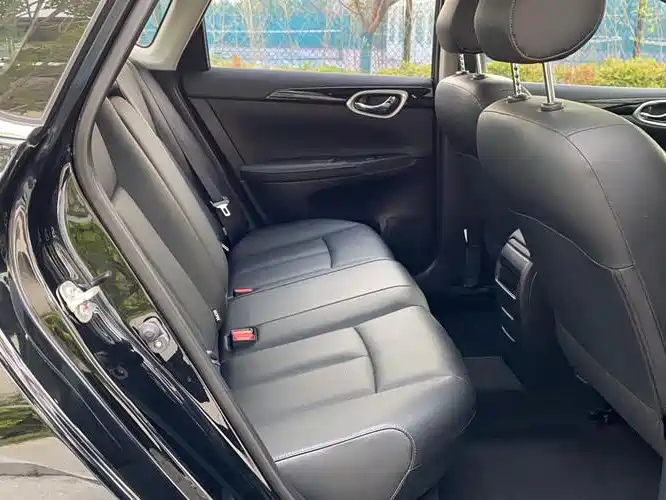NISSAN SYLPHY 2020