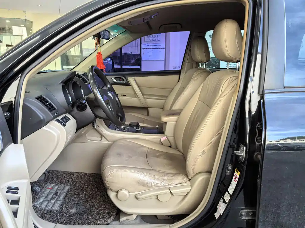TOYOTA HIGHLANDER 2010