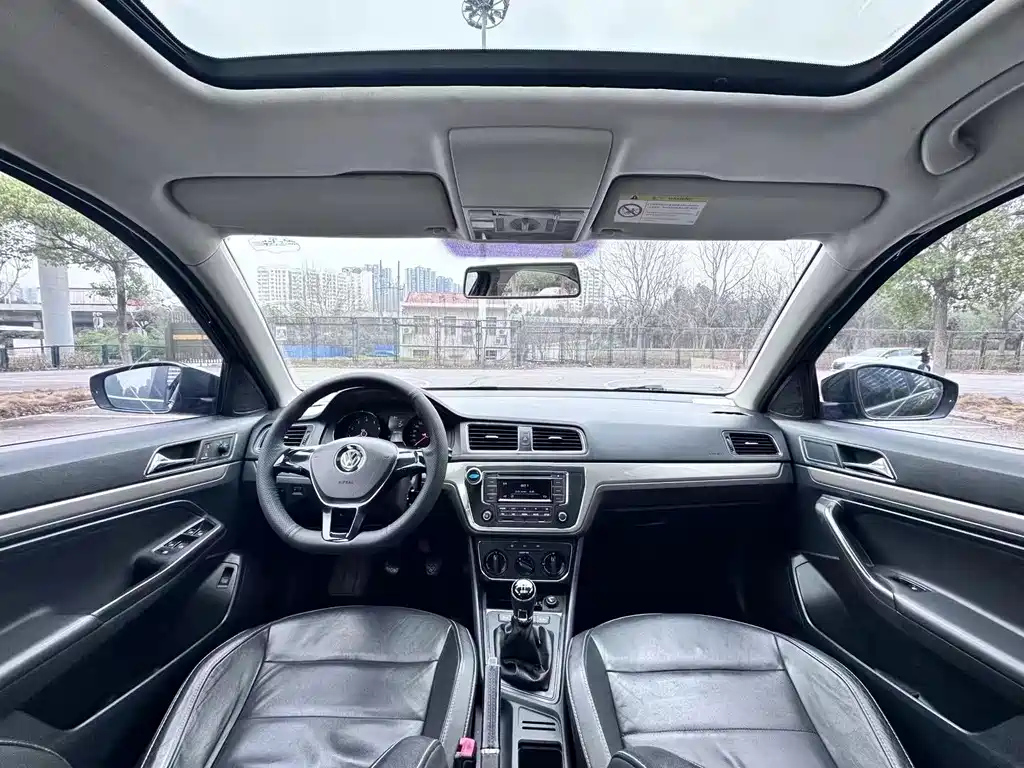 VOLKSWAGEN LAVIDA 2017