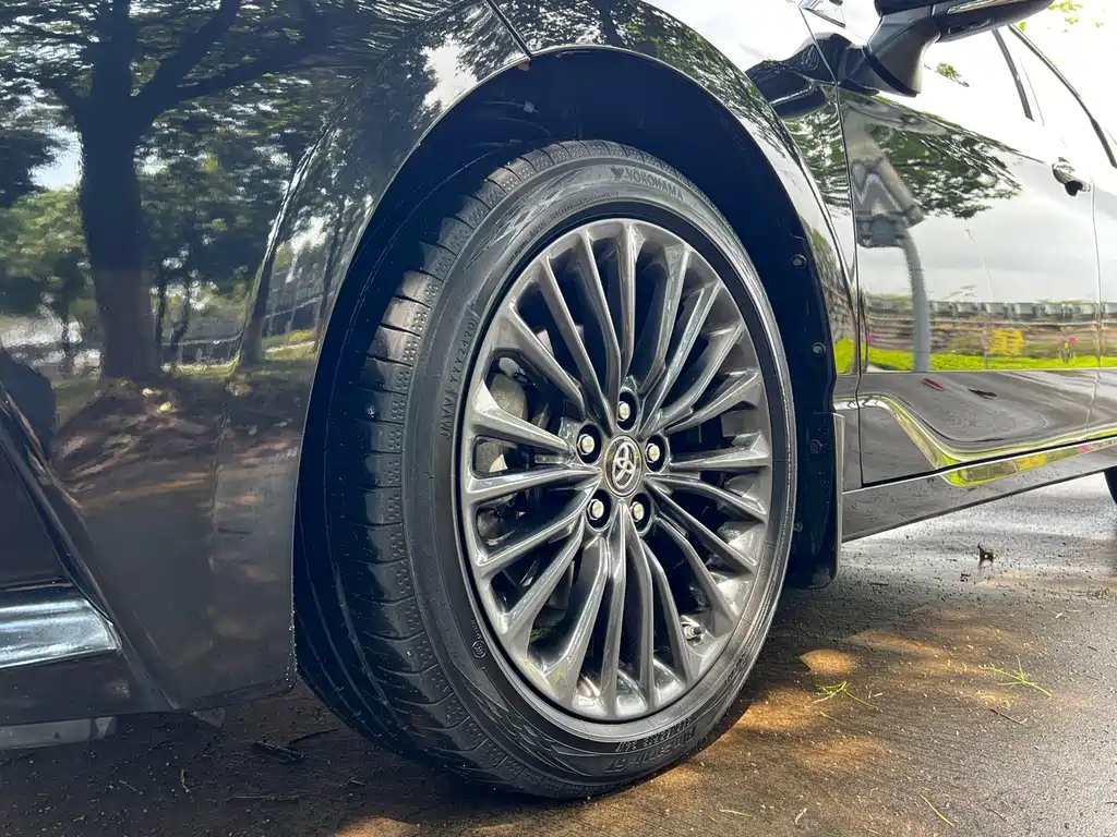 TOYOTA AVALON 2020