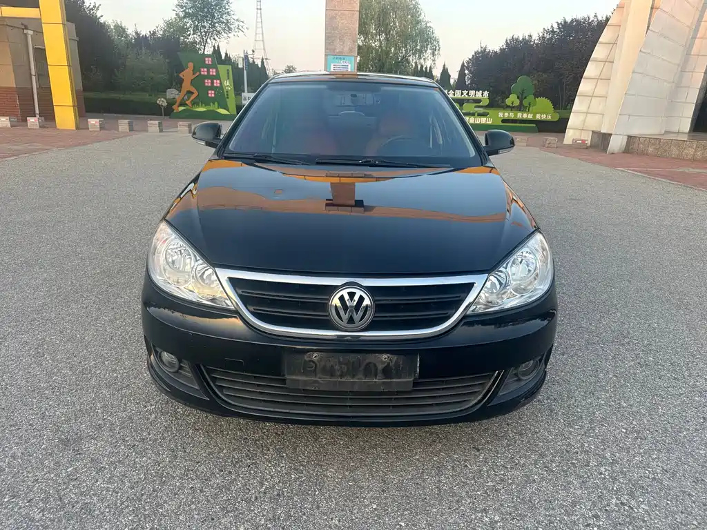 VOLKSWAGEN LAVIDA 2013