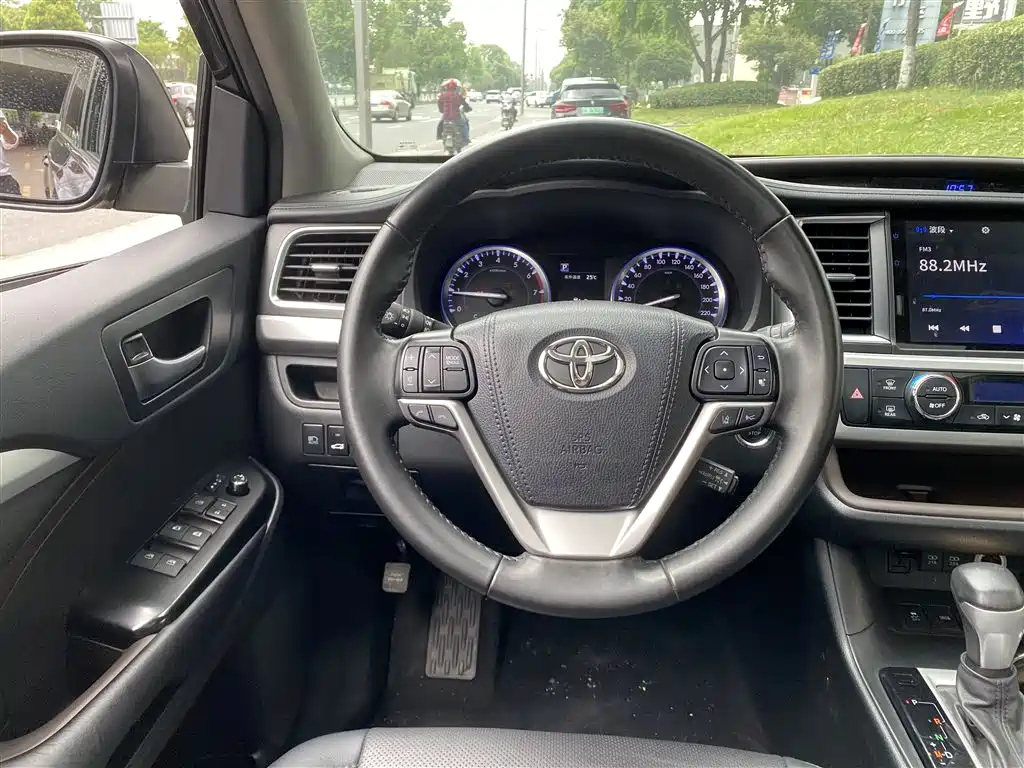 TOYOTA HIGHLANDER 2021