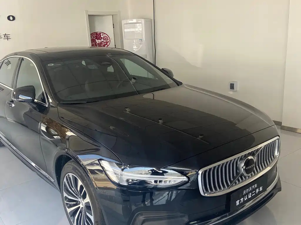 VOLVO S90 2023