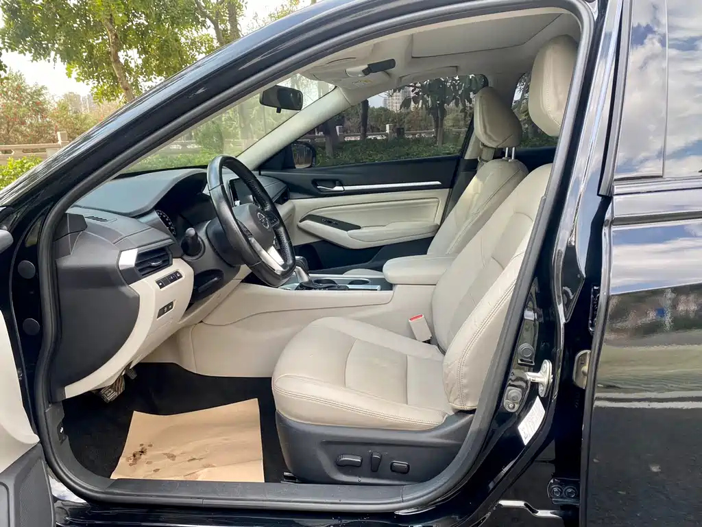 NISSAN TEANA 2019