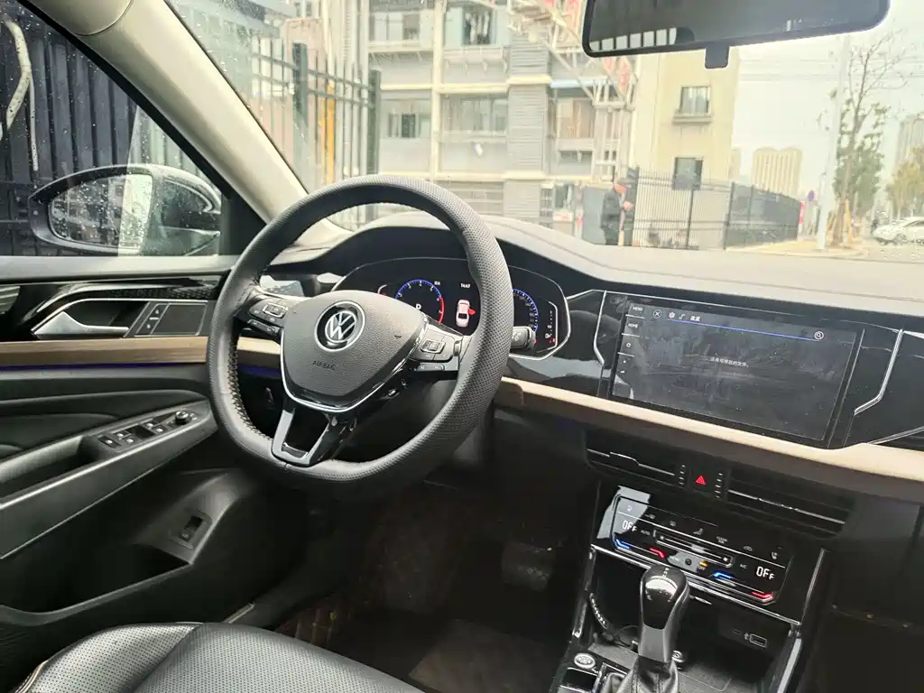 VOLKSWAGEN PASSAT 2021