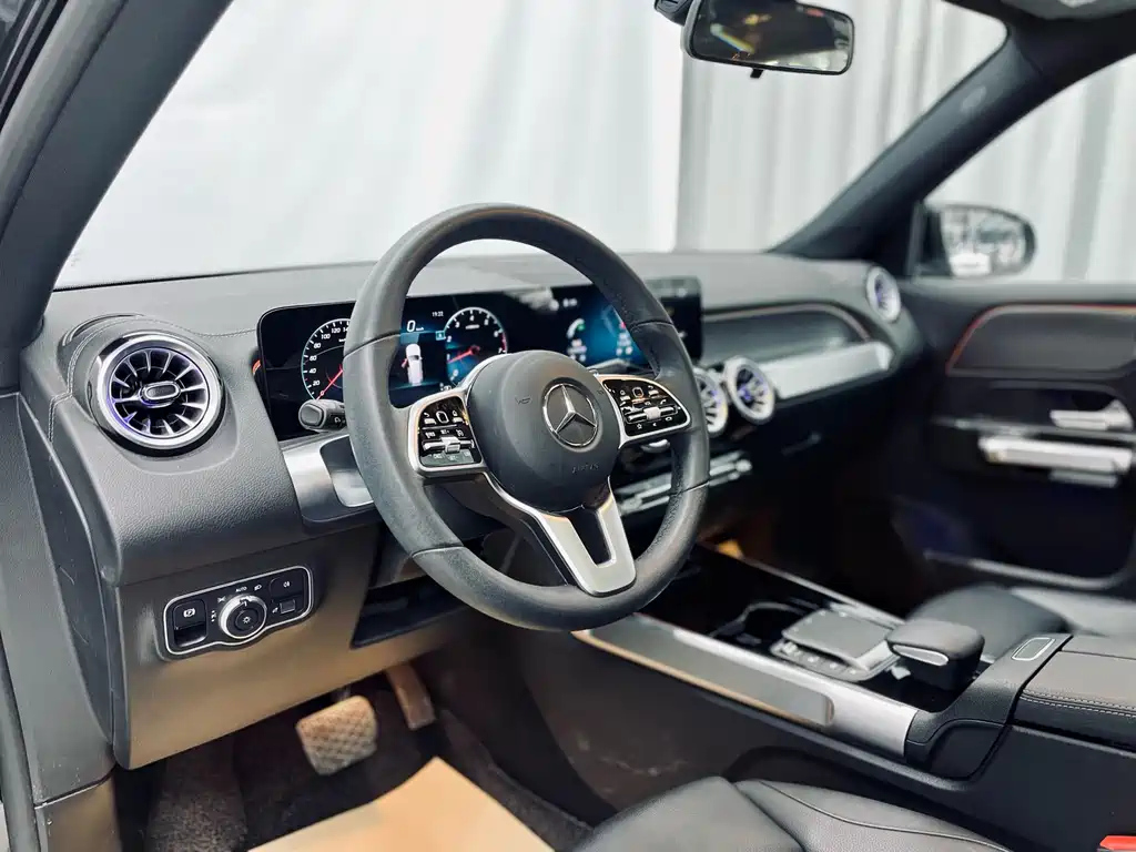 MERCEDES BENZ GLB 2022