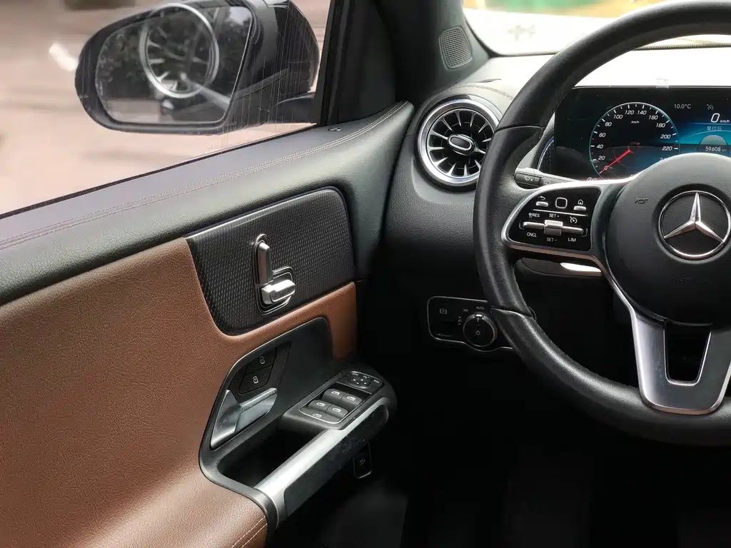 MERCEDES BENZ GLB 2021