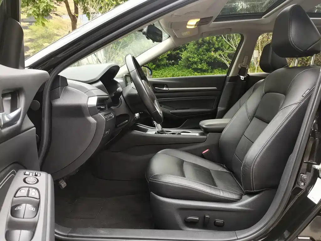 NISSAN TEANA 2019