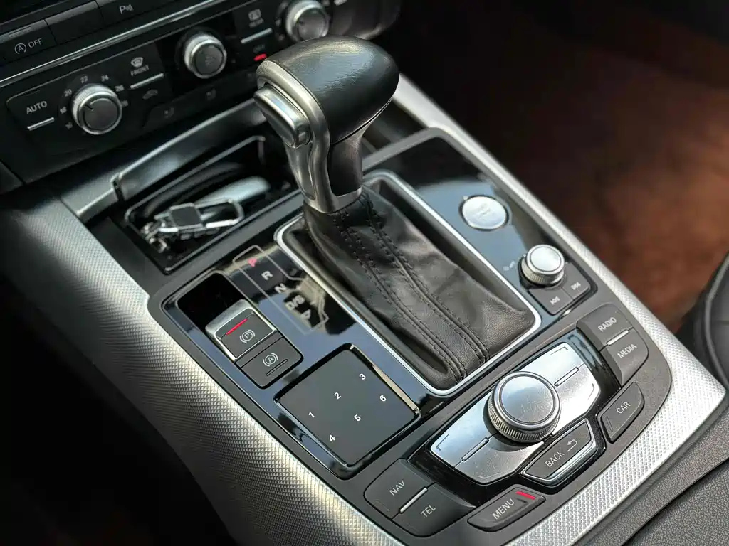 AUDI A6L 2015