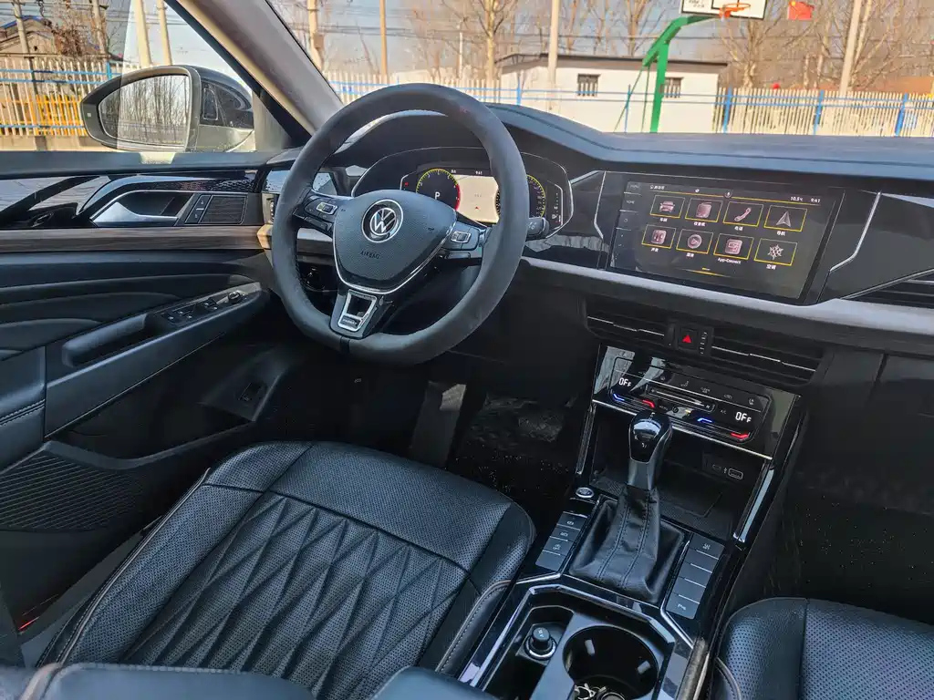 VOLKSWAGEN PASSAT 2020