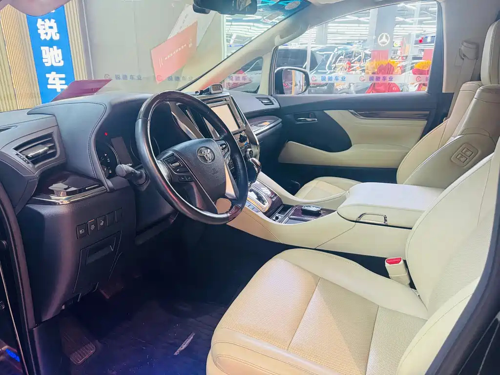TOYOTA ALPHARD 2018