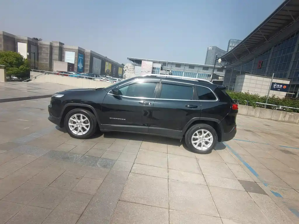 JEEP CHEROKEE 2017