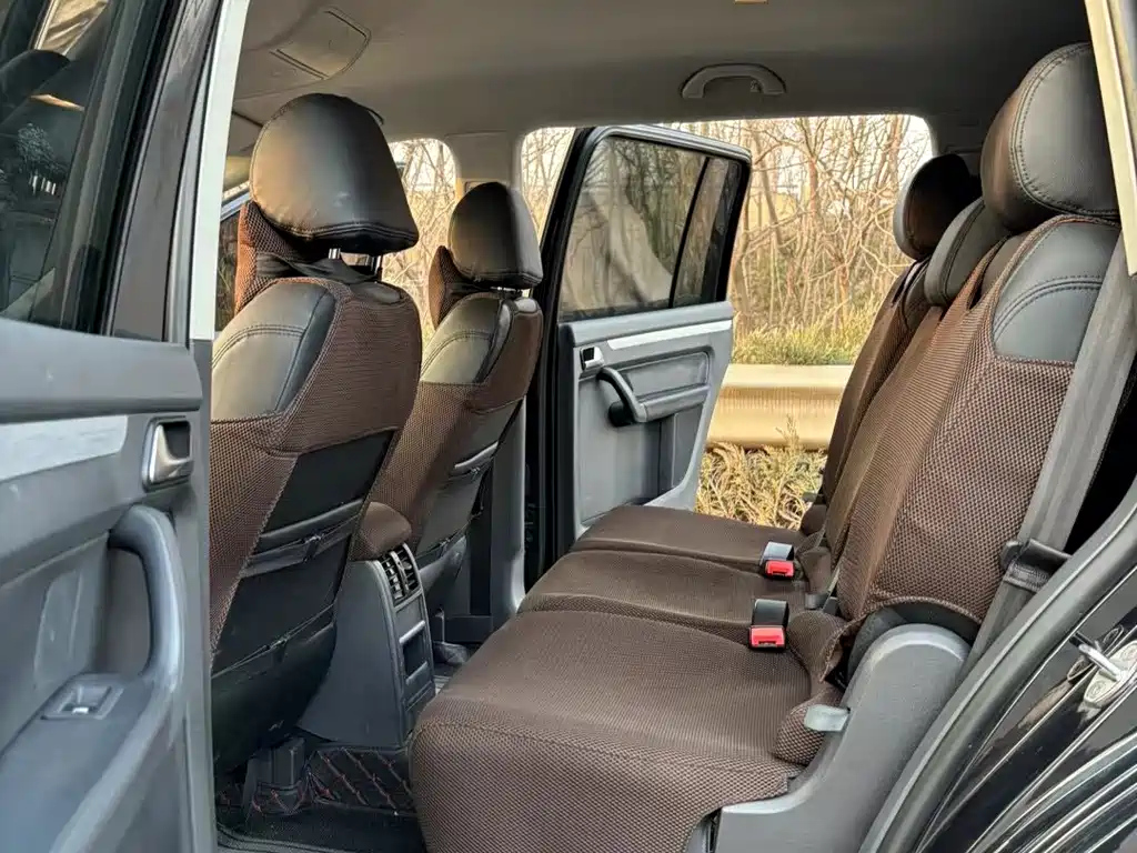 VOLKSWAGEN TOURAN 2014