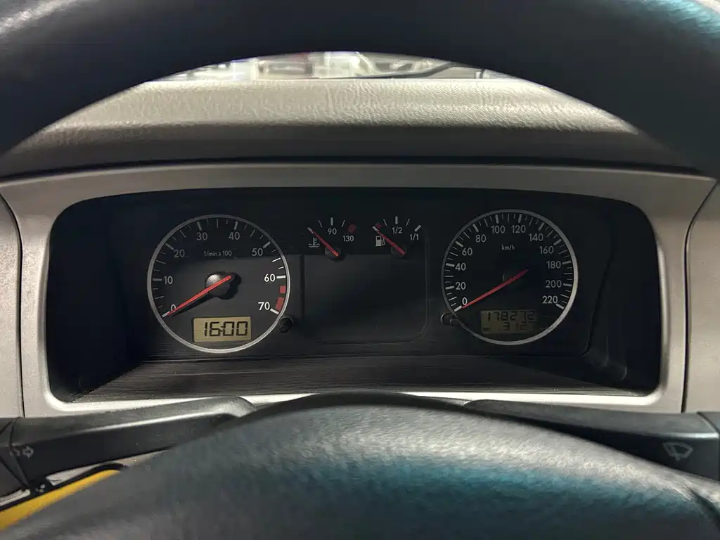 VOLKSWAGEN OTHER 2010