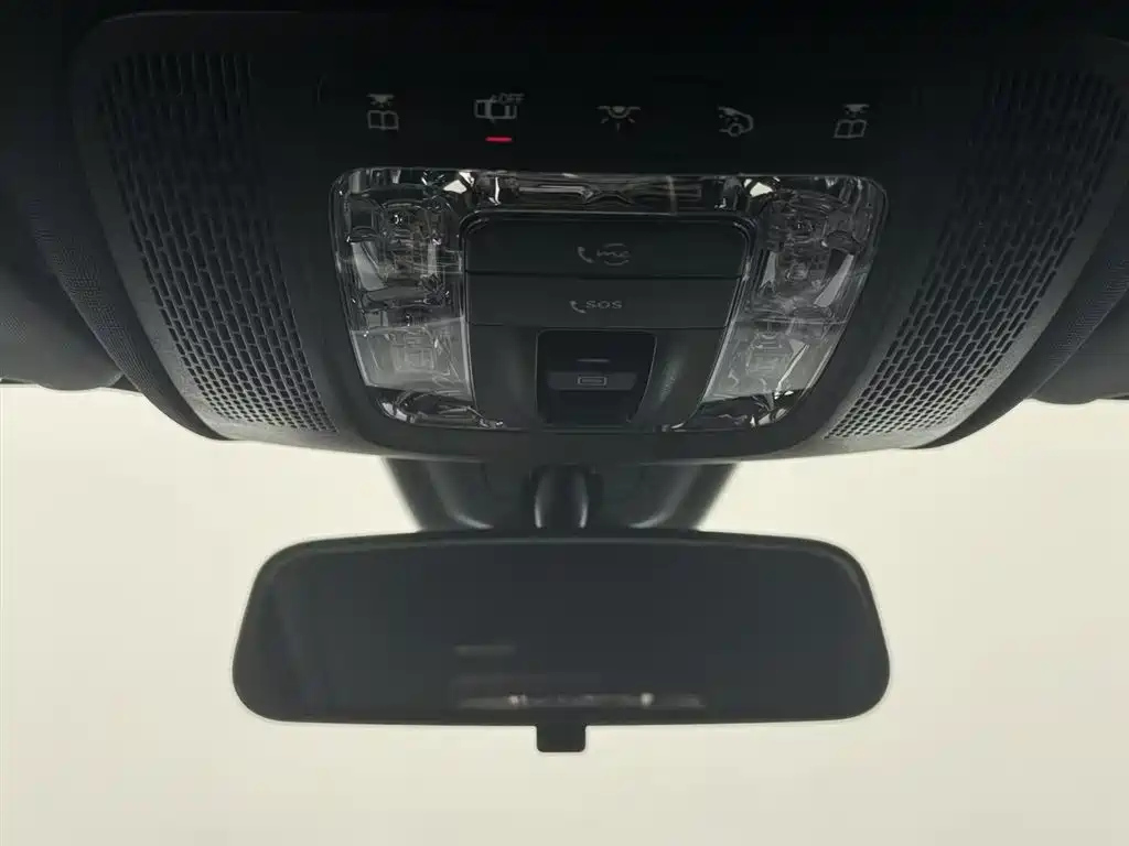 MERCEDES BENZ GLA 2021