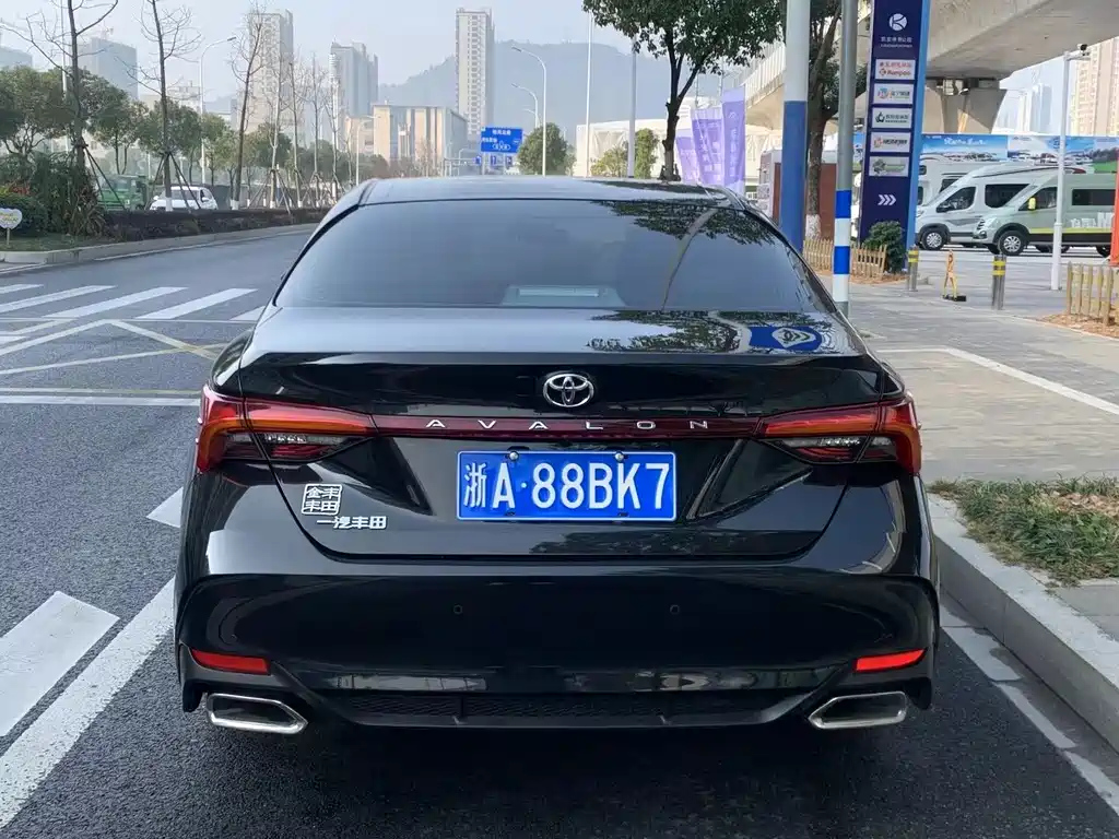 TOYOTA AVALON 2022