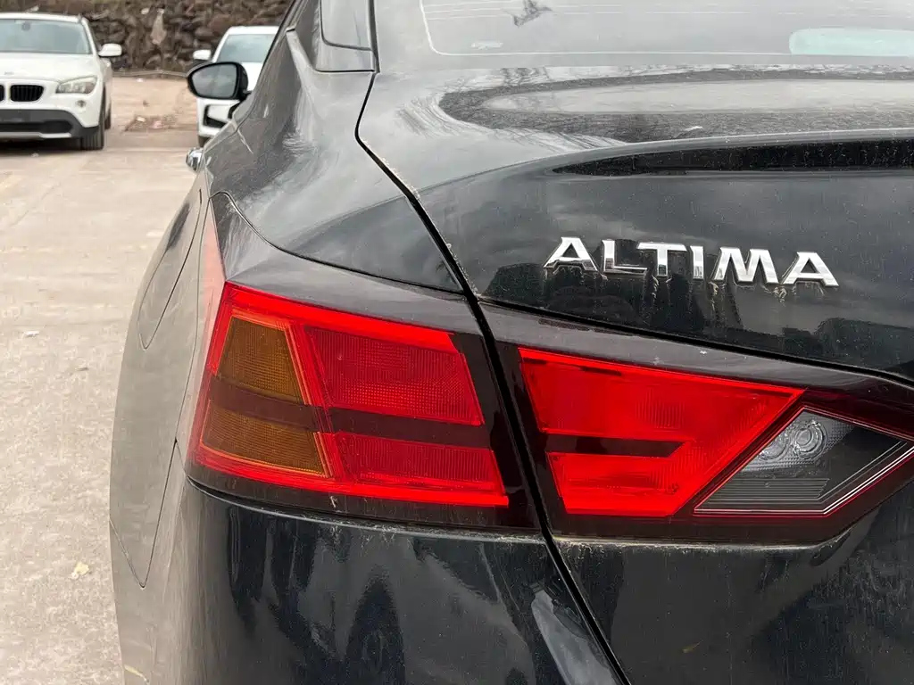 NISSAN TEANA 2022