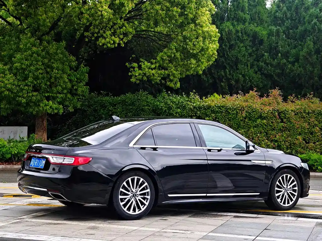 LINCOLN CONTINENTAL 2020