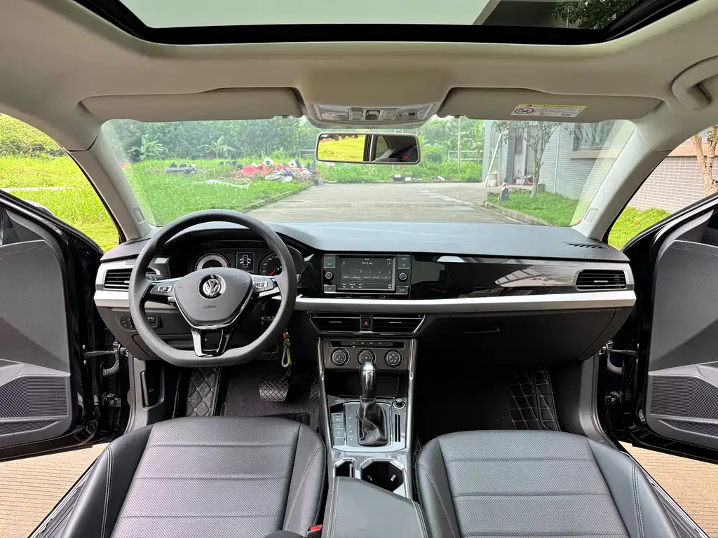 VOLKSWAGEN LAVIDA 2019