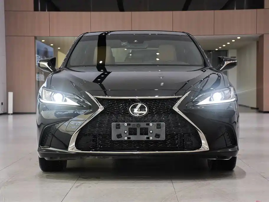 LEXUS ES 2021