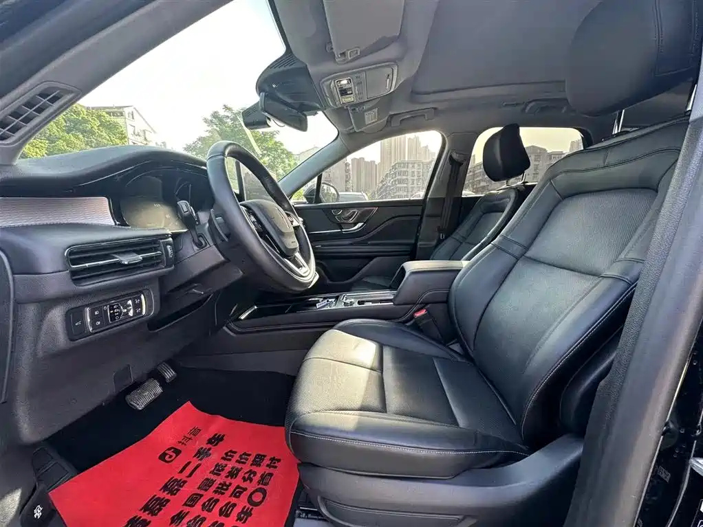 LINCOLN ADVENTURER 2022