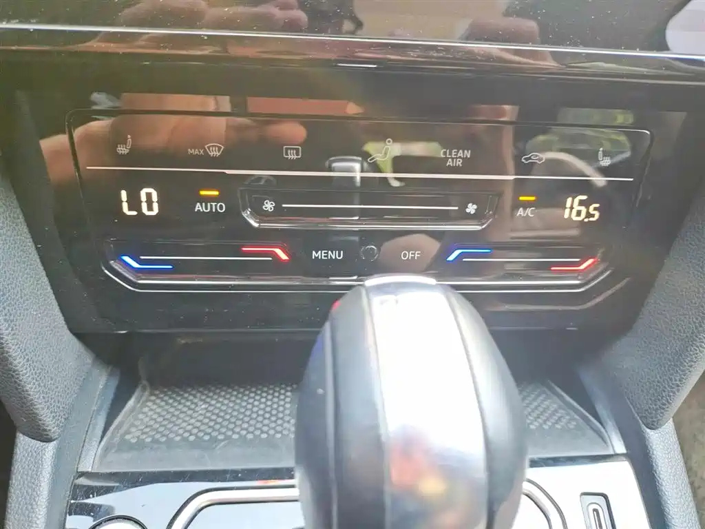 VOLKSWAGEN MAGOTAN 2021