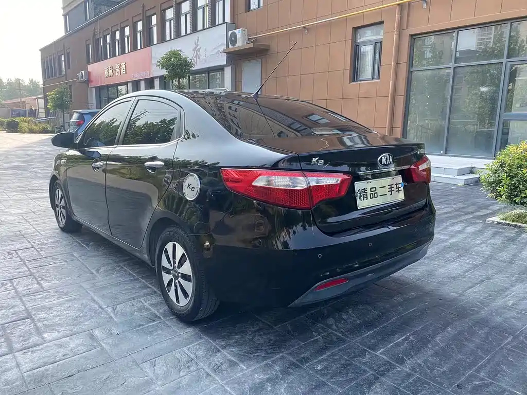 KIA K2 2011