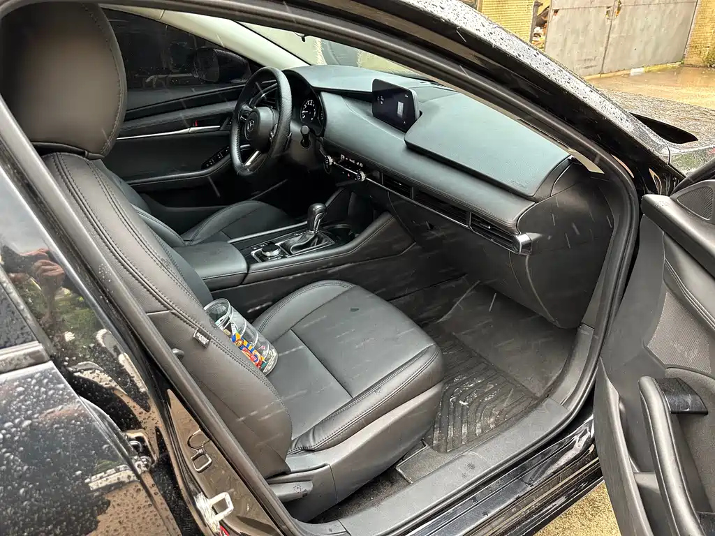 MAZDA 3 AXELA 2022