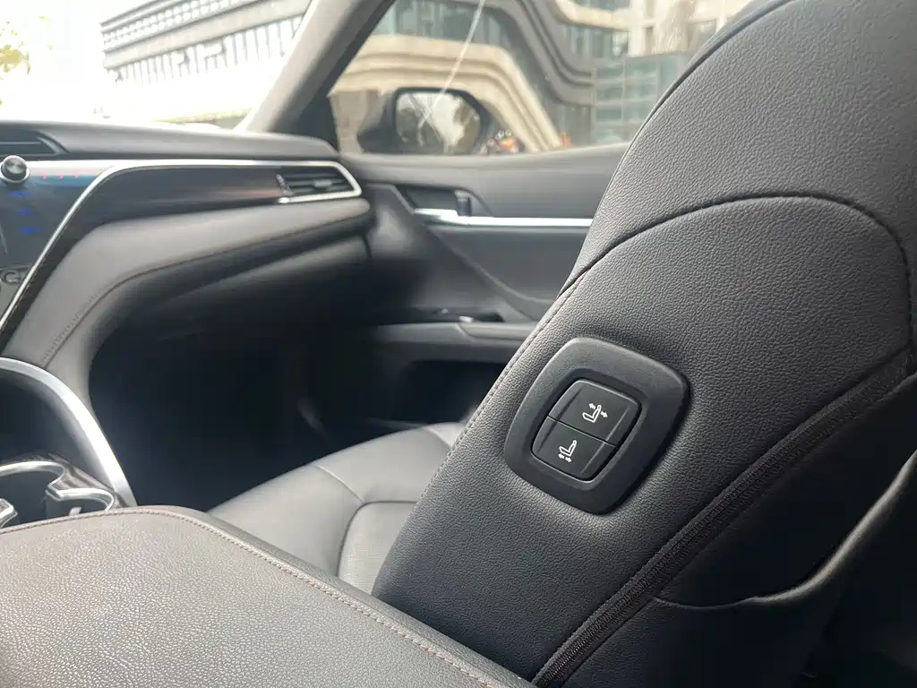 TOYOTA CAMRY 2019