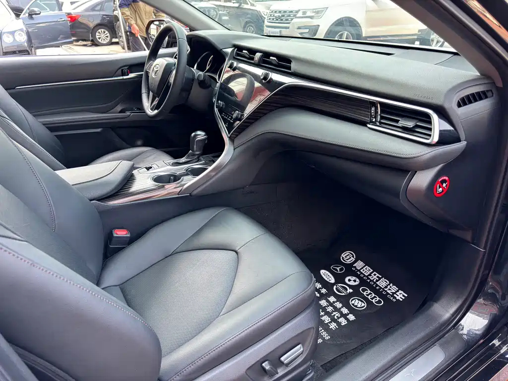 TOYOTA CAMRY 2019