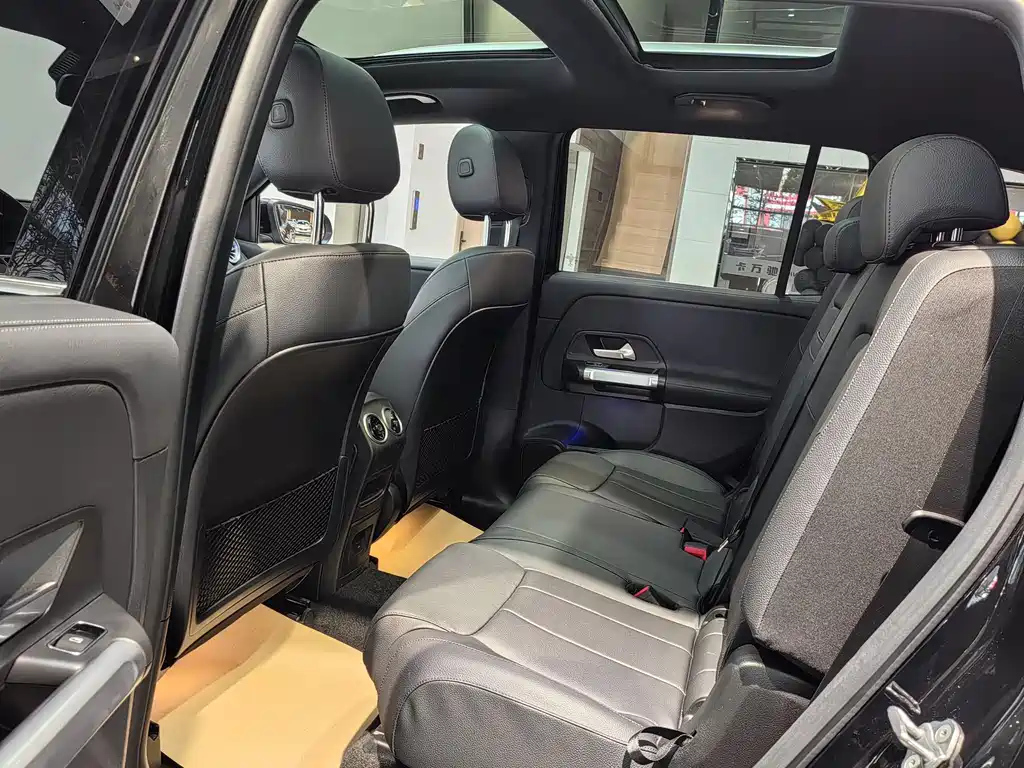 MERCEDES BENZ GLB 2021