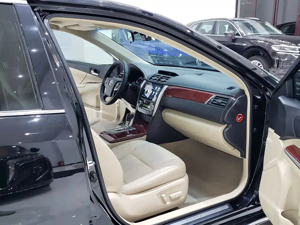 TOYOTA CAMRY 2013
