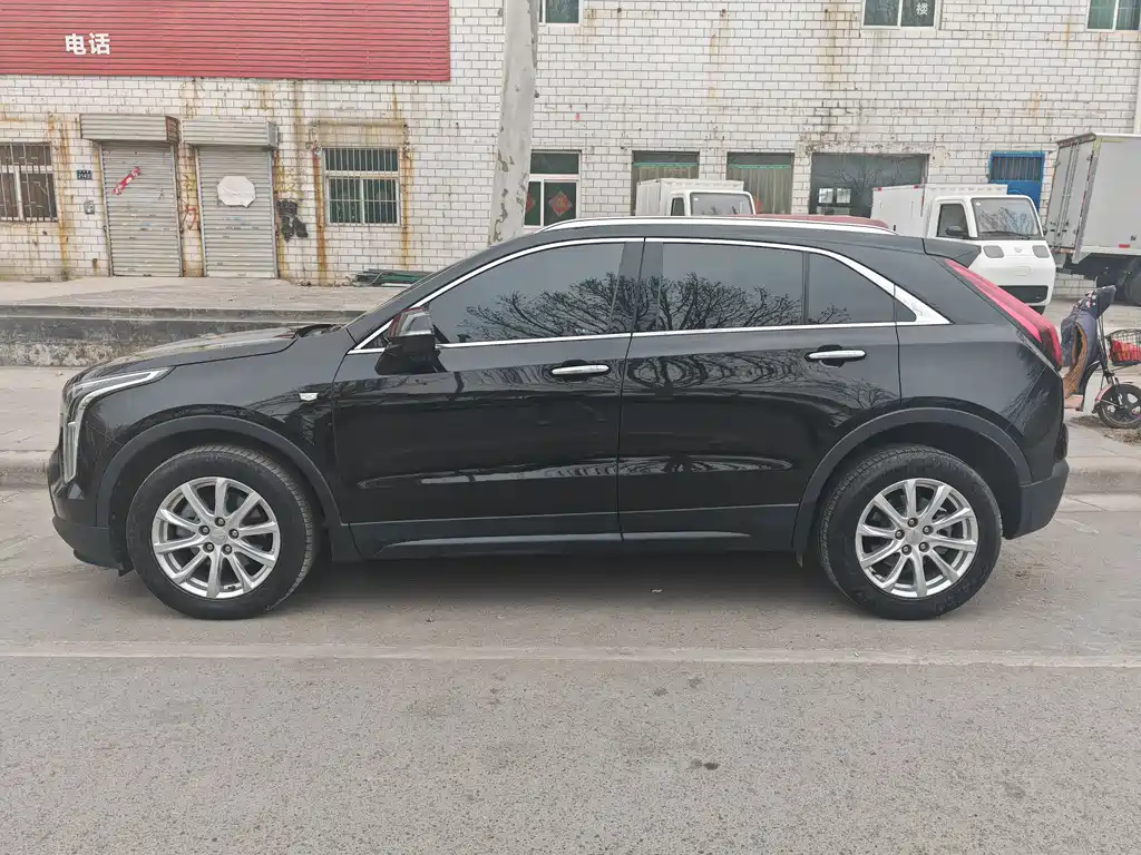 CADILLAC XT4 2021