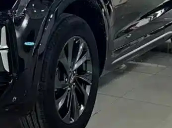 HONGQI HS5 2023