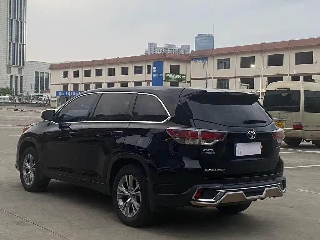 TOYOTA HIGHLANDER 2016