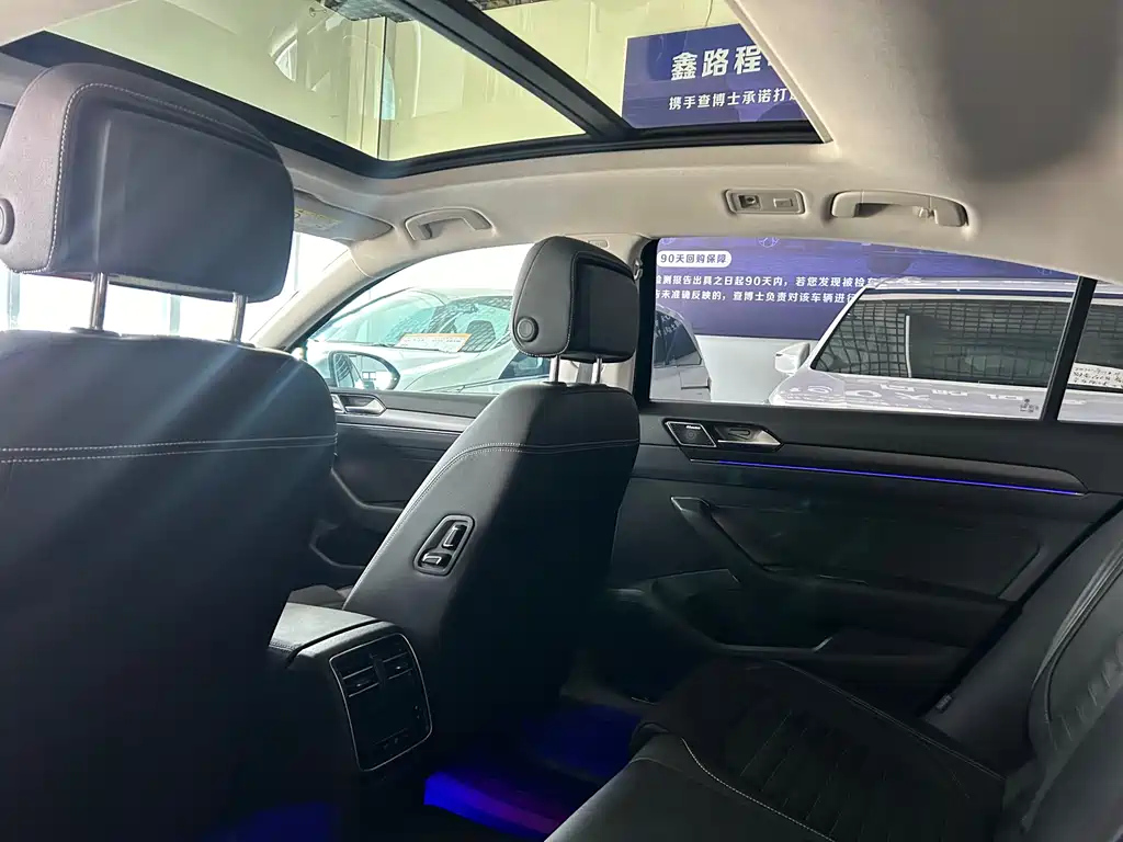 VOLKSWAGEN MAGOTAN 2022