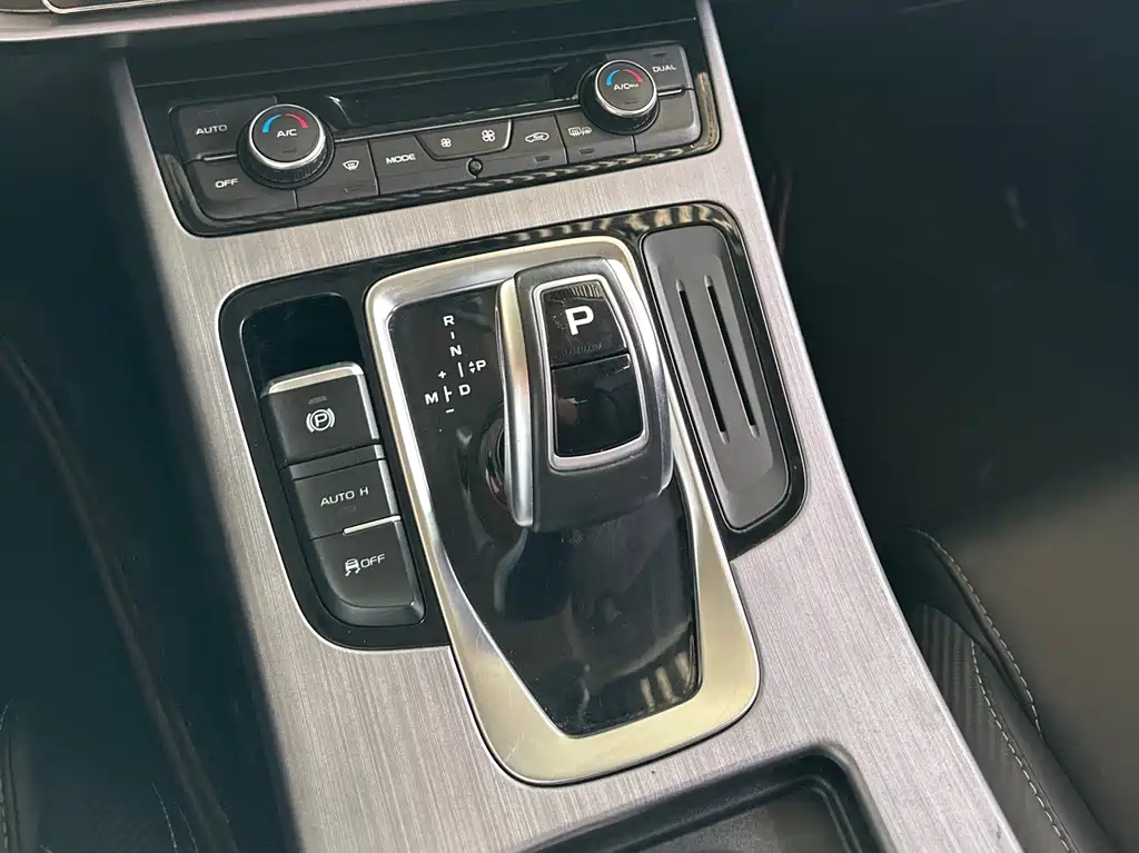 GEELY AUTO BOYUE 2021